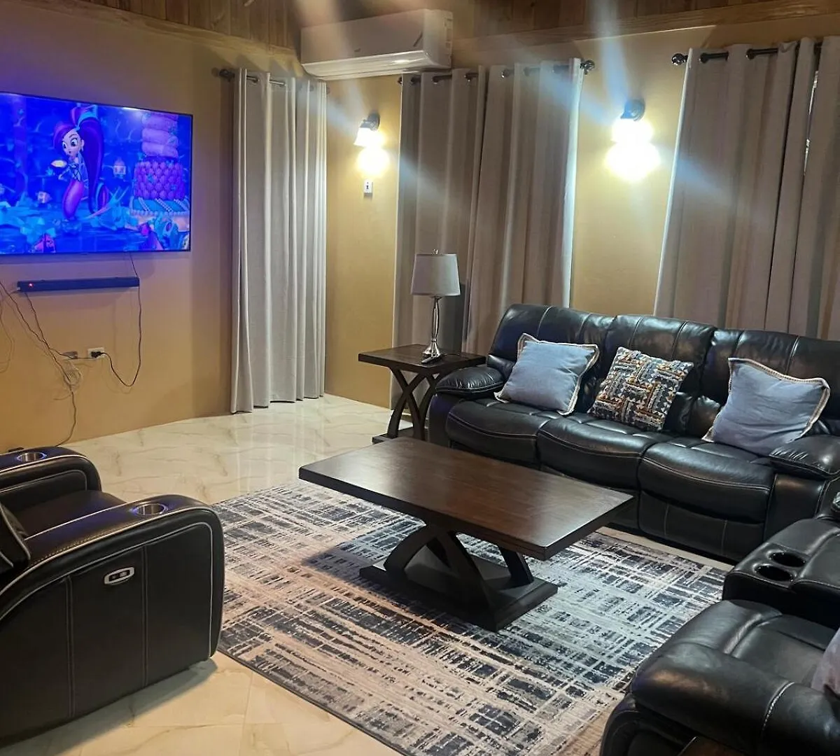 Whitehall Villa In Negril